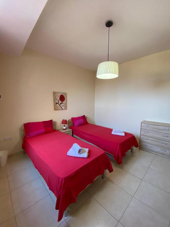 Newly Refurbished Mellieha Central Apartment Eksteriør bilde