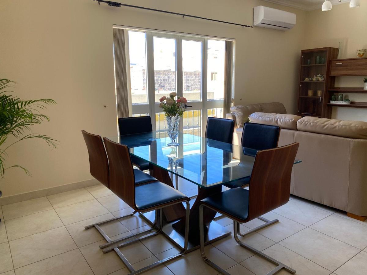 Newly Refurbished Mellieha Central Apartment Eksteriør bilde